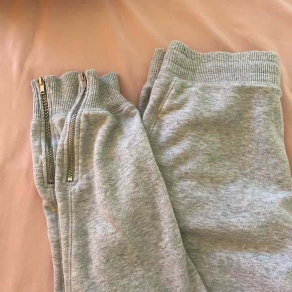 Aerie Light Grey Ankle Zip Jogger - Picture 6 of 6